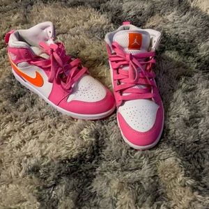 Air Jordan 1 “Pinksicke Orange” Size 3Y